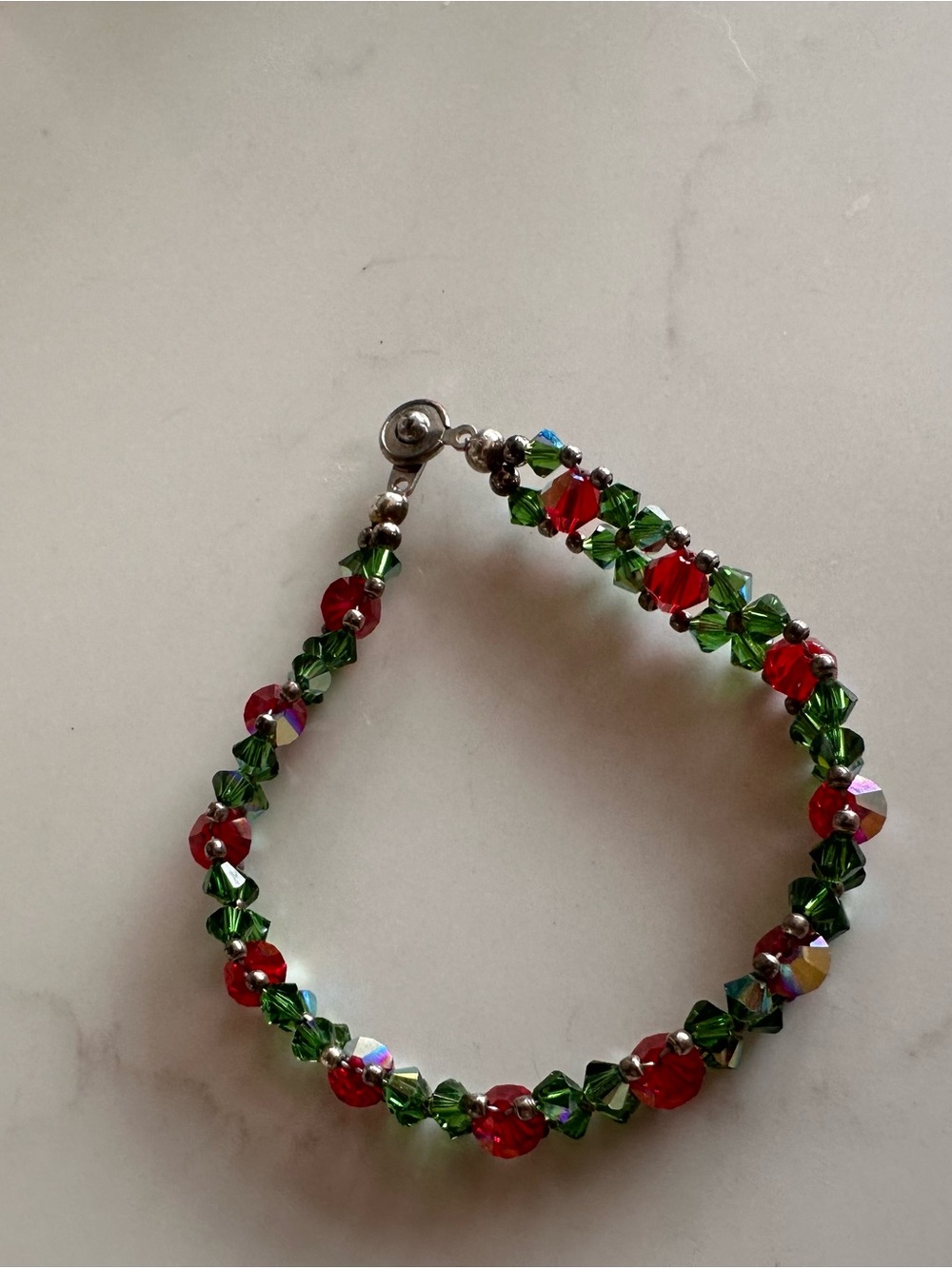 VINTAGE CHRISTMAS Crystal Bead Bracelet in Red and Green